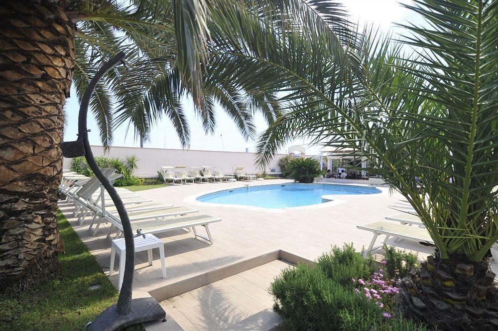 Hotel Les Santolines Sainte-Maxime Esterno foto